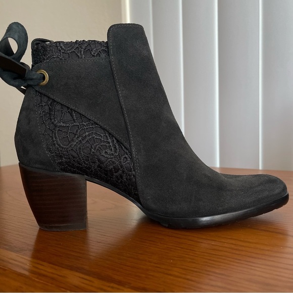 Sundance Leather and Lace Boots Size 36/6 - Picture 2 of 16